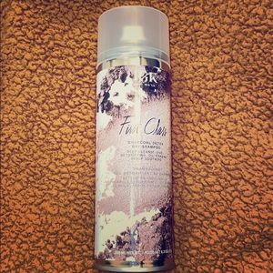 Igk | first class charcoal detox dry shampoo